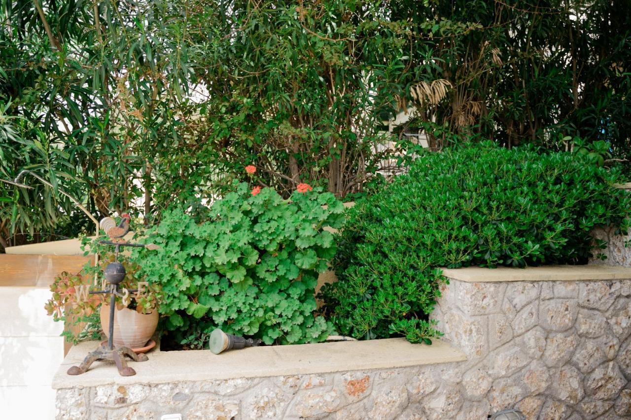 Pleiades Luxury Apartments Porto Heli Exterior photo